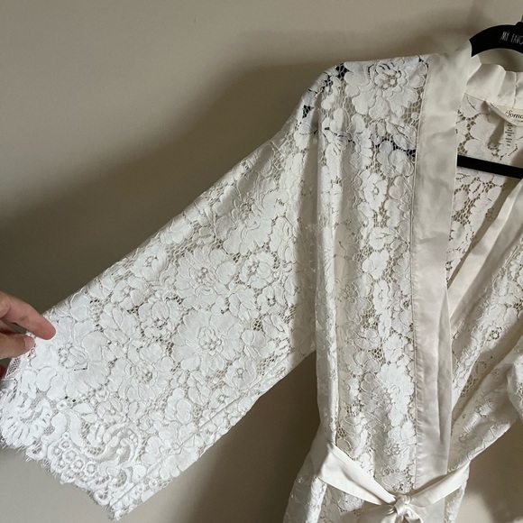 Soma White Lace Crochet Satin Wrap Robe Intimates Sleepwear Sz S/M EUC - Picture 2 of 15